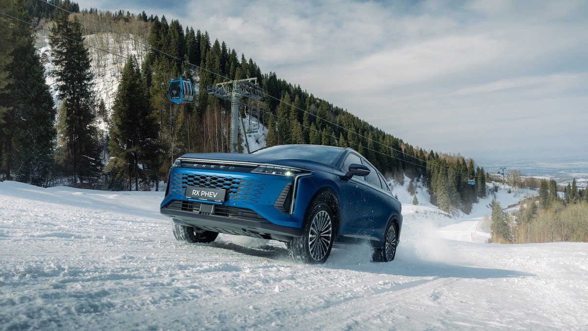 Exeed RX PHEV испытали в горах Алматы на льду и глубоком снегу
