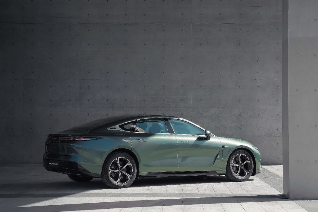 Обзор EXEED EXLANTIX ES: Более пристальный взгляд на роскошь и производительность.